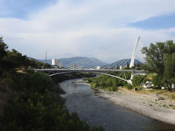 Most Milenijum (Millenium Bridge)