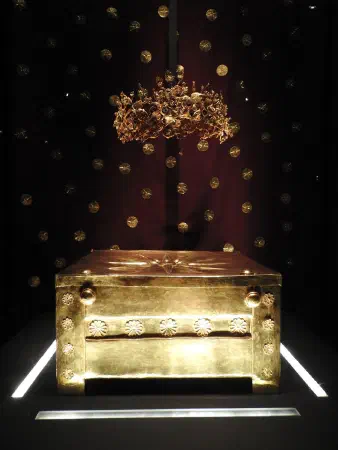 Golden larnax containing bones of the young royal wife, probably the Thracian princess Meda who followed Philip to the netherworld (336 B.C.)