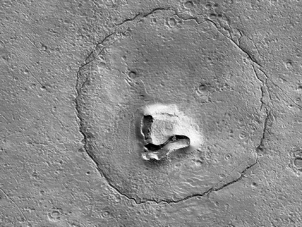 Astronomers Just Discovered a 'Bear' on Mars